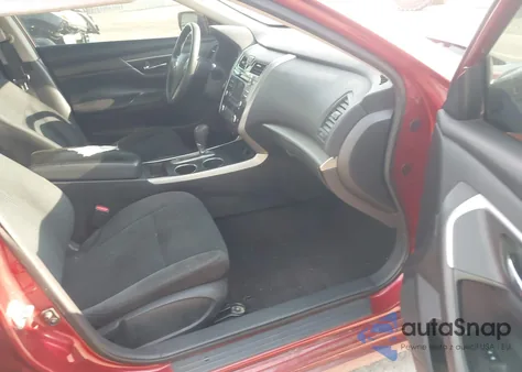 2015 Nissan Altima 2.5/2.5 S/2.5 Sl/2.5 Sv из США, поврежденный, VIN 1N4AL3AP8FC479158